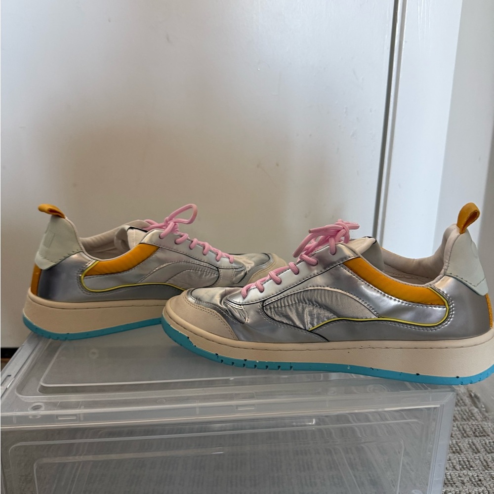 Oncept Porto Sneakers Solar Eclipse Style